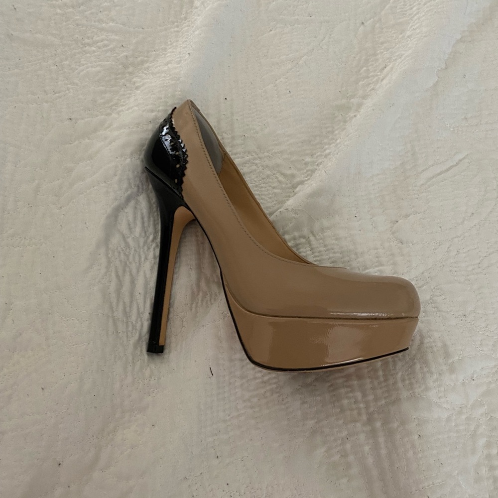 High Heels - Picture 2 of 3